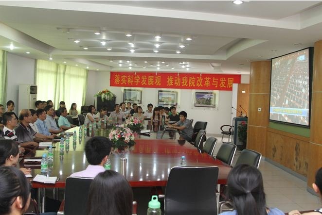 中山大学新华学院组织广大青年认真学习胡总书记在纪念建团90周年大会上的重要讲话