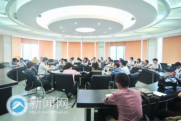 校园记者广电行 学习如何做新闻人