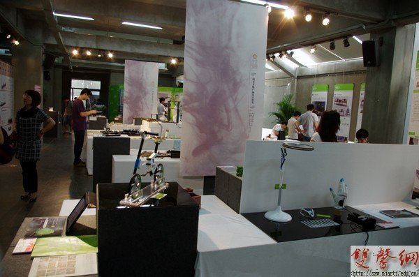 2012��ҵչʢ��Ļ&nbsp;ǧ�����Ʒ���ʵ�̨