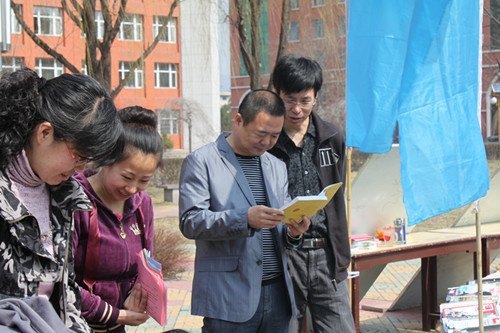 图书馆“品味书香”系列活动圆满结束