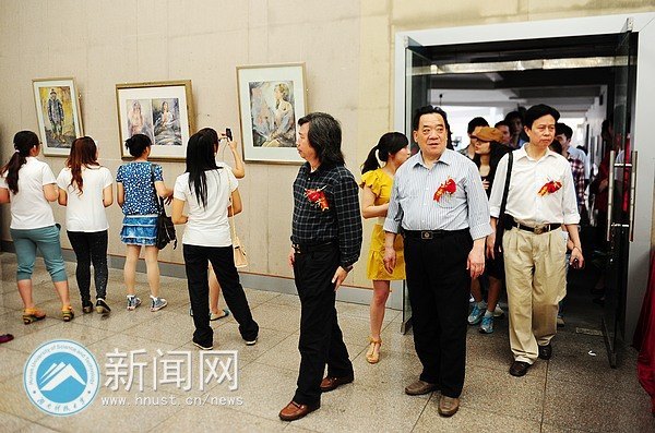 ����ѧԺ09���о�������ˮ��չ˳������