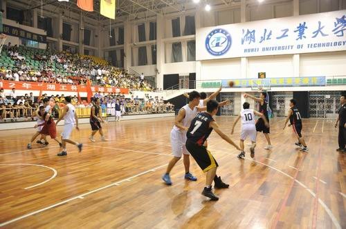 湖北工业大学2012年“湖工杯”男子篮球联赛开幕