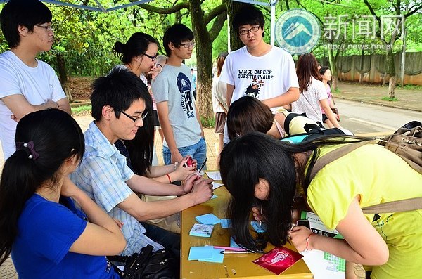 ��ʵ����ƴ����� ������ĸ�׵İ�