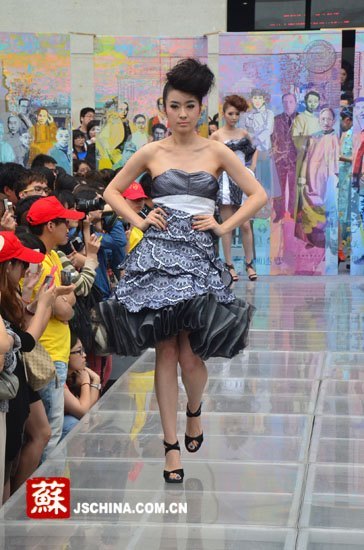 ʮ���ý�弯�б����Ͼ�����ѧԺ2012��ҵչ