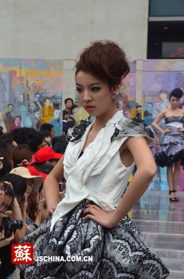 ʮ���ý�弯�б����Ͼ�����ѧԺ2012��ҵչ