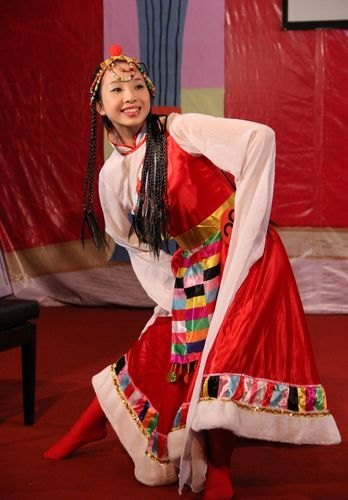 台州学院举办诗文朗诵暨推普形象大使选拔赛