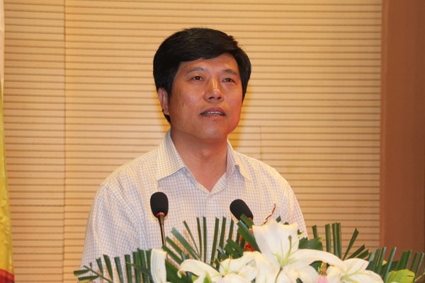 �׽�֣�ݵط���У��ѧ�����Ƿ�ɴ�����֣��ְҵ����ѧԺ¡�ؾ���