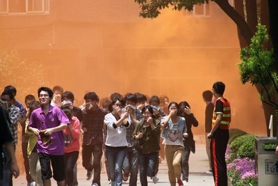 �Ϻ�����ѧԺ��������У��ѧ�����������ɢ��ϰ