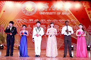 �����������Ļ������ڱ�Ļ