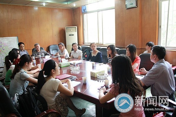 15λ��̩־Ը��ϧ��ĸУ Զ��̩��