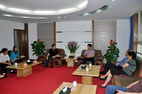 ��������У�쵼�Ӽ�����ѧԺ�������εĹ�ְ�ɲ�