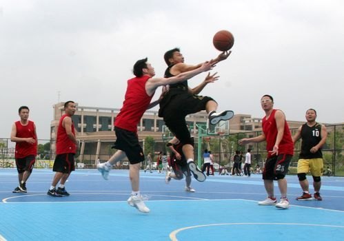 教工篮球校区对抗赛顺利举行