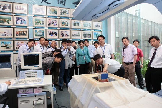 ����ҽ�ƴ�ѧ�а�������Ƽ�ί������ҽѧѧ��ȫί���߸�УЭͬ������̳