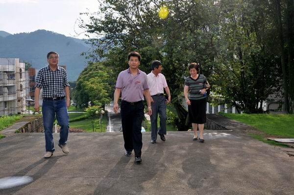 ��������쿴�������̺�У԰����