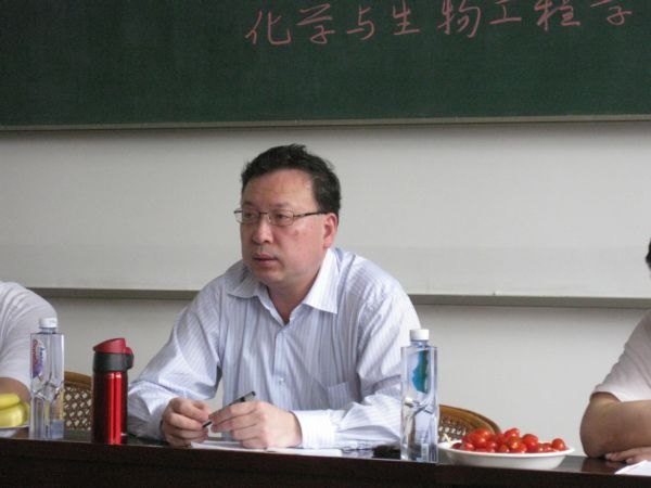 校领导深入化学与生物工程学院开展“两访两创”访谈活动