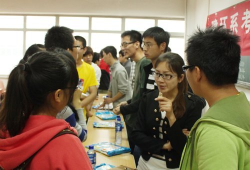 建环系举办考研经验交流会