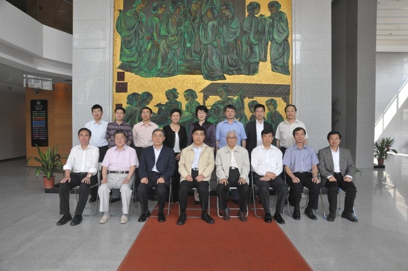 国家教育咨询委员会“推进素质教育改革”工作组上海调研会在东华大学举行