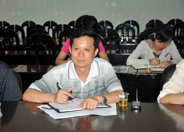 马国防书记深入经管学院开展“两访两创”活动