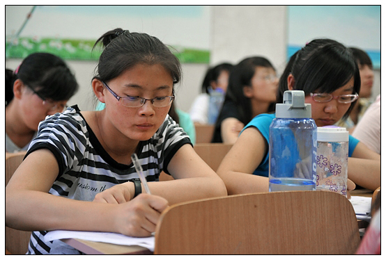 ������ѧ�뼼��ѧԺ�ٿ���Ա���齻����