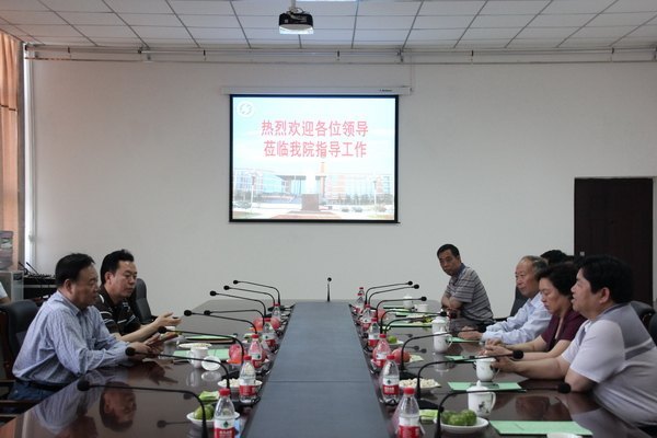 省政协秘书长张秉义、行政处长曹金强到郑州职业技术学院视察