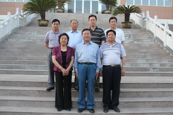 省政协秘书长张秉义、行政处长曹金强到郑州职业技术学院视察