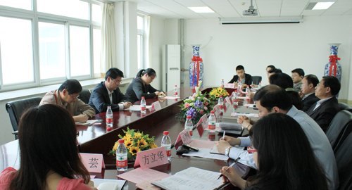 杨晓峰一行来燕山大学里仁学院调研校园文化建设情况