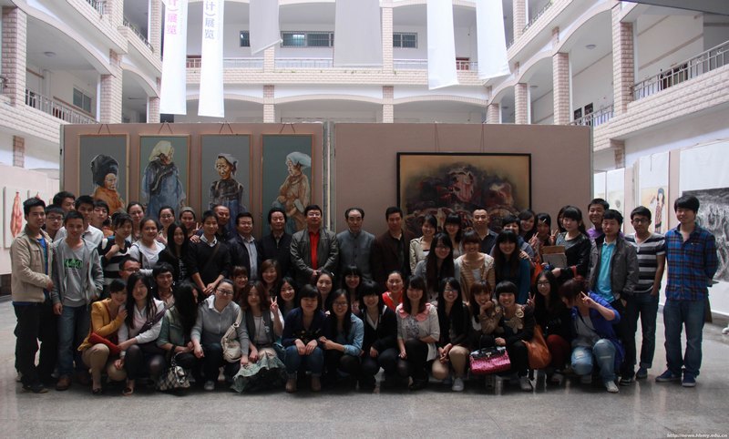 艺术学院举办2012届美术与设计毕业作品展 展现毕业生创作理念