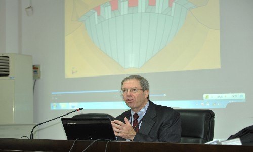 �����������ṹר����������ҵ��ѧ��ѧ