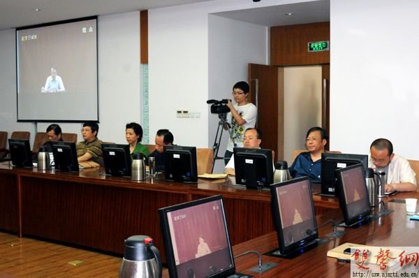 �Ͼ�����ѧԺ�����μӡ��ߵ�ѧУ�³��ƶ����а취����Ƶ��ѵ��ѧϰ