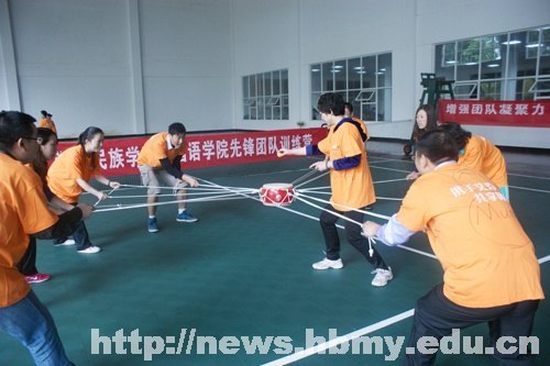 ��ϲӭʮ�˴������ѧԺ�̹���֧����չ�ȷ��Ŷ���չѵ��