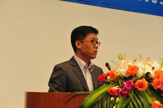 ������ѧ�ھŽ조��ӢԷ����ҵ���񡢵�ʮ�조��ӢԷ�����������о����Ǹ���ѵ�࿪ѧ�������