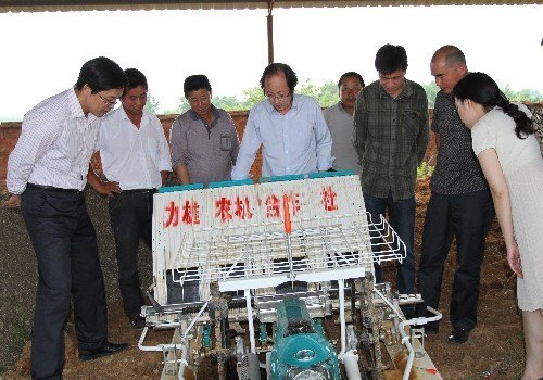 ������ҵ��ѧ������Ƶ�ӡˢ��е���������ྩɽ����²�Ʒչʾ��