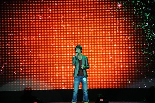 ѧУ�ɹ��ٰ�ھŽ��ѧ���Ƽ��Ļ��ڿ�Ļʽ�ߵ�ʮ����У԰ʮ������ܾ���