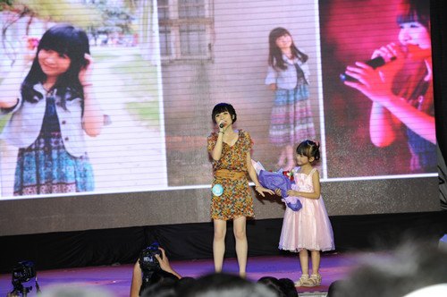 ѧУ�ɹ��ٰ�ھŽ��ѧ���Ƽ��Ļ��ڿ�Ļʽ�ߵ�ʮ����У԰ʮ������ܾ���