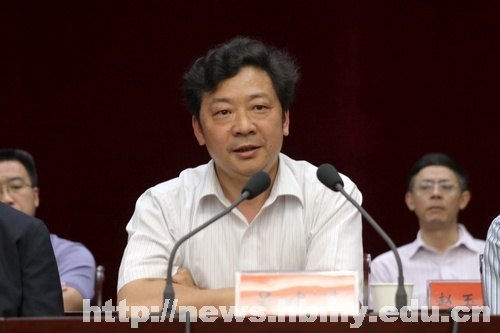 学校隆重召开2011--2012学年度学年度团学工作表彰大会