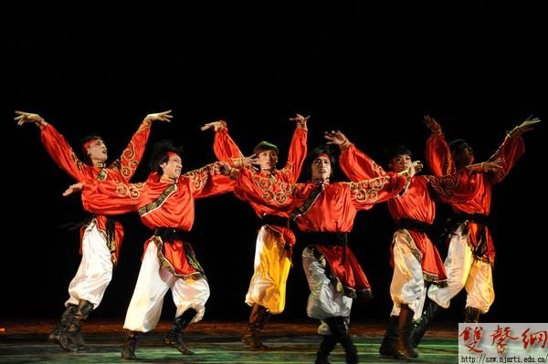 “历史的长河”20世纪民族民间舞经典剧目展隆重上演