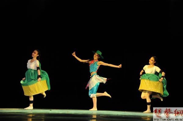 “历史的长河”20世纪民族民间舞经典剧目展隆重上演