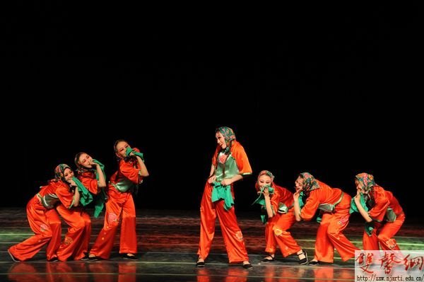 “历史的长河”20世纪民族民间舞经典剧目展隆重上演