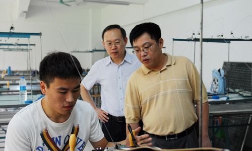 �������м�����Ժ�쵼һ��������ѧԺ������̸��