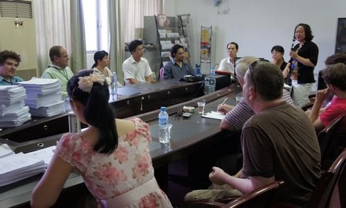 【丰湖党旗红】外语系召开外籍教师座谈会