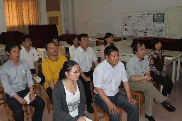 辛丕宏出席山东省第十次党代会党委中心组集体收看开幕式