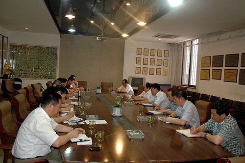 校党委书记王崇杰到和平校区调研