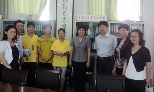 黄小妮副院长到电子科学系调研