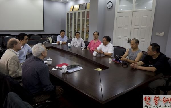 Ӣ����ʮ��Ϸ��ѧԺԺ��³��������У���ʽ�ѧ