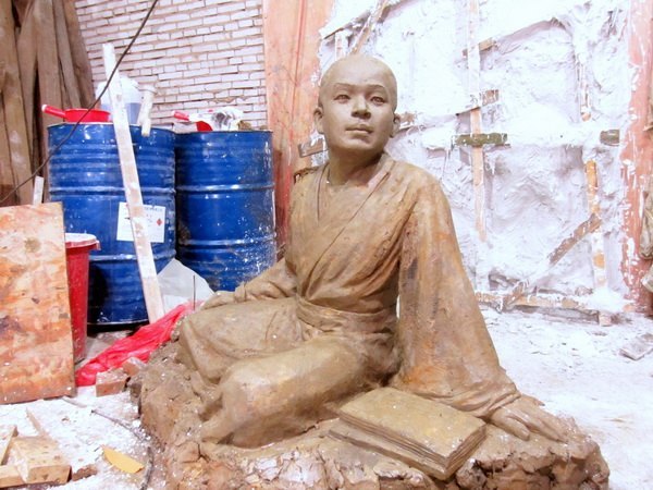 三明学院积极推进校园雕塑景观建设工作