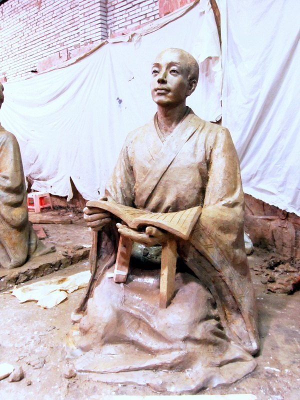 三明学院积极推进校园雕塑景观建设工作