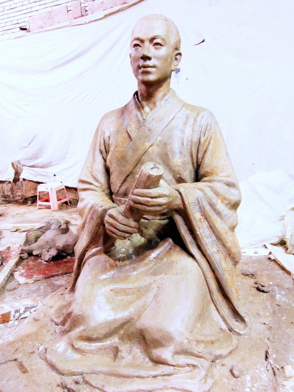 三明学院积极推进校园雕塑景观建设工作