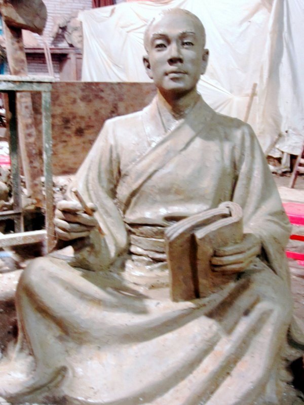 三明学院积极推进校园雕塑景观建设工作