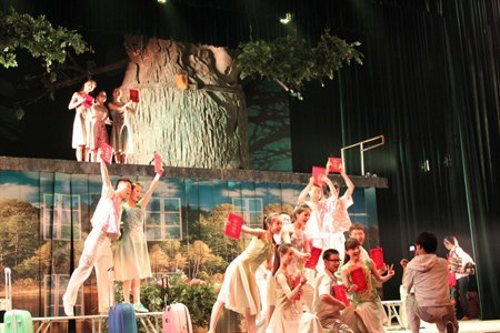 “高雅艺术进校园”《西京故事》来校专场演出