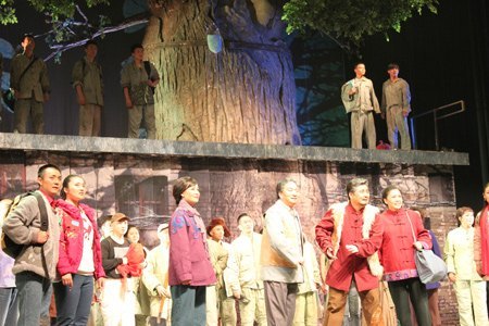 “高雅艺术进校园”《西京故事》来校专场演出